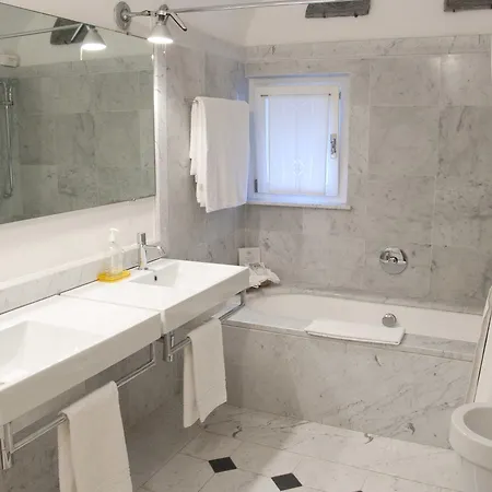 Hotel La Sosta Di Ottone Iii 2*